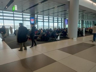 3 gündür Sivas'a uçamayan yolculardan Türk Hava Yolları'na tepki: Aç susuz bir şekilde bırakıldık