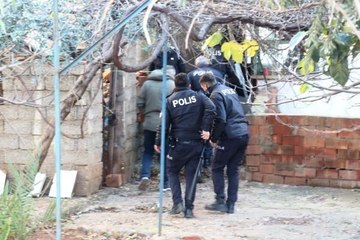 Kendini odaya kilitleyip evi yakacağını söyledi, operasyonla etkisiz hale getirilip yakalandı