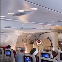 Uçakta namaz kıldılar
