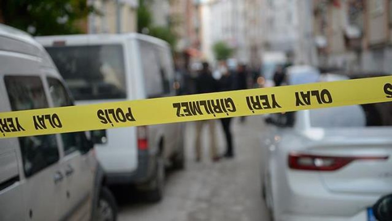 Antalya'da biri muhtar 3 kişinin cansız bedeni aynı otomobilde bulundu