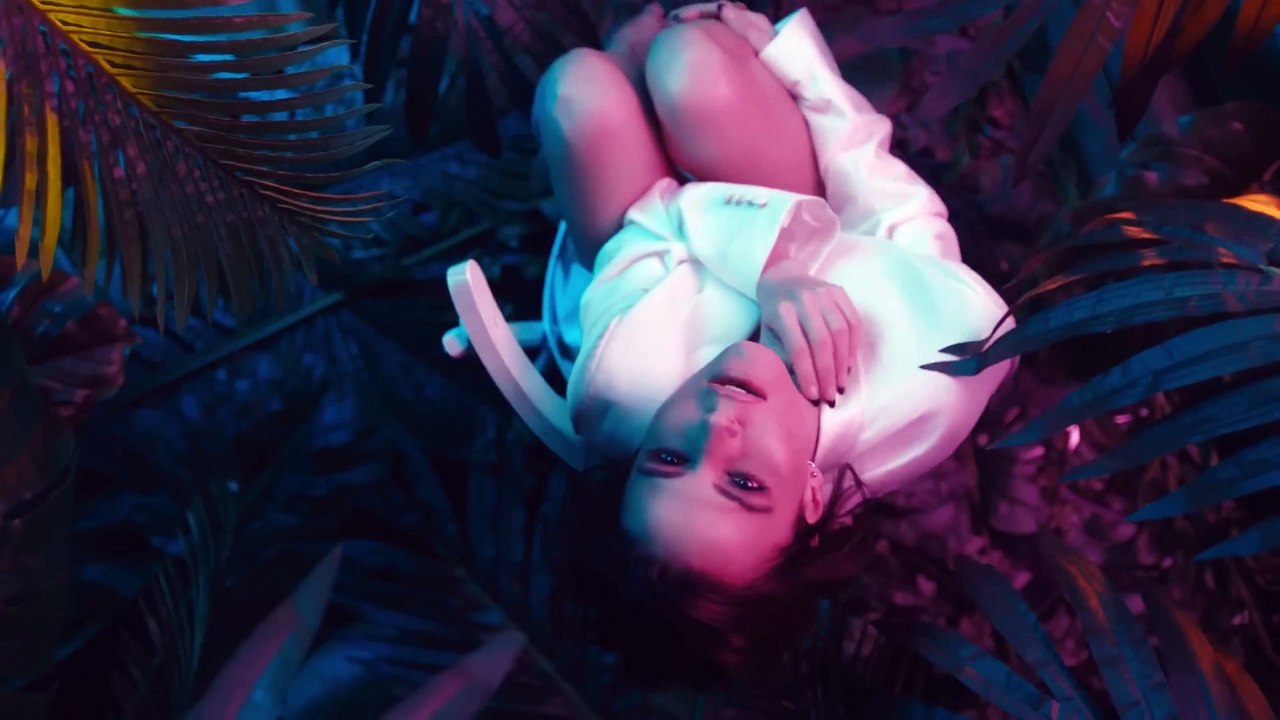 Simge  - Aşkın Olayım - Let me be your love - Turkish Music