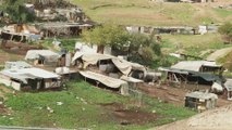 إسرائيل تؤجل هدم قرية الخان الأحمر البدوية و إخلائها من سكانها