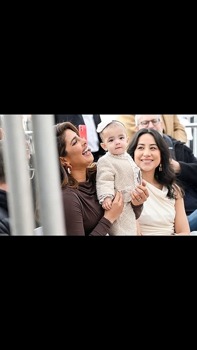 Priyanka Chopra revealed her daughter's face in hollywood walk of fame
