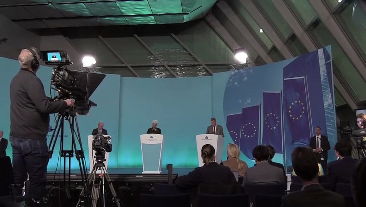 El BCE sube los tipos de interés al 3 % y anuncia otro medio punto para marzo