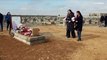 شاهد: أنجلينا جولي والأيزيدية نادية مراد تزوران أهالي ضحايا داعش في العراق
