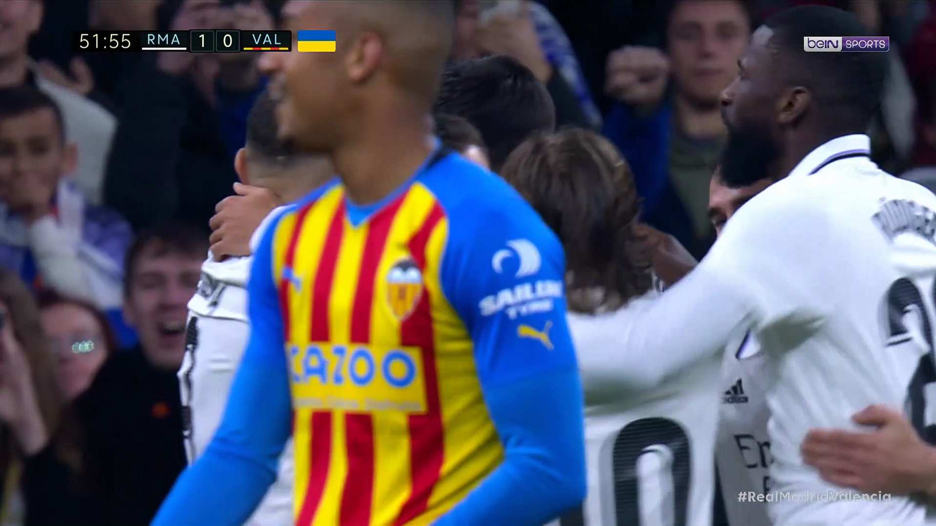 Real Madrid - Le missile d'Asensio transperce le but de Valence !