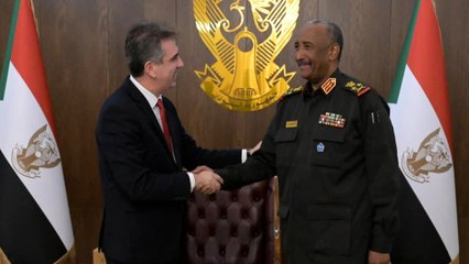 وزير خارجية إسرائيل في الخرطوم وجدل في الأوساط السياسية والحزبية بشأن التطبيع