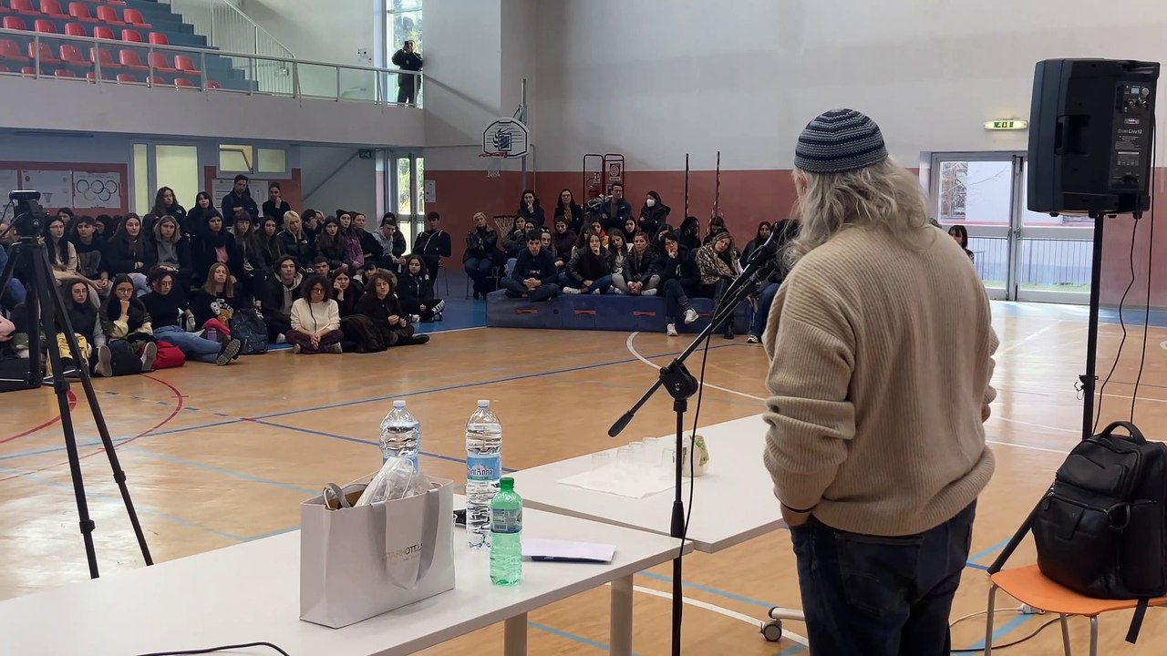 Inzago, Moni Ovadia agli studenti: "Dite No al razzismo"