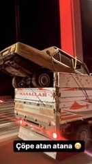 FSM Köprüsü'nde ilginç anlar: Kamyonetin kasasında araba taşıdılar