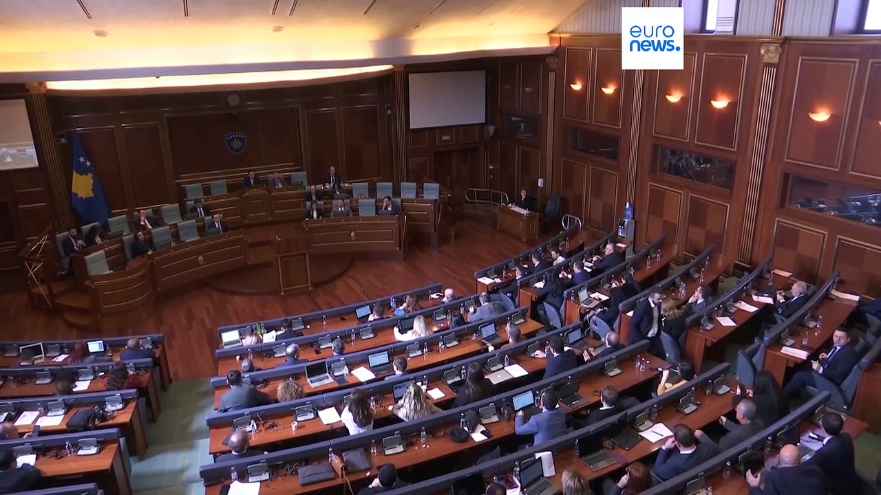 Randale im Parlament in Belgrad wegen Kosovo-Plan