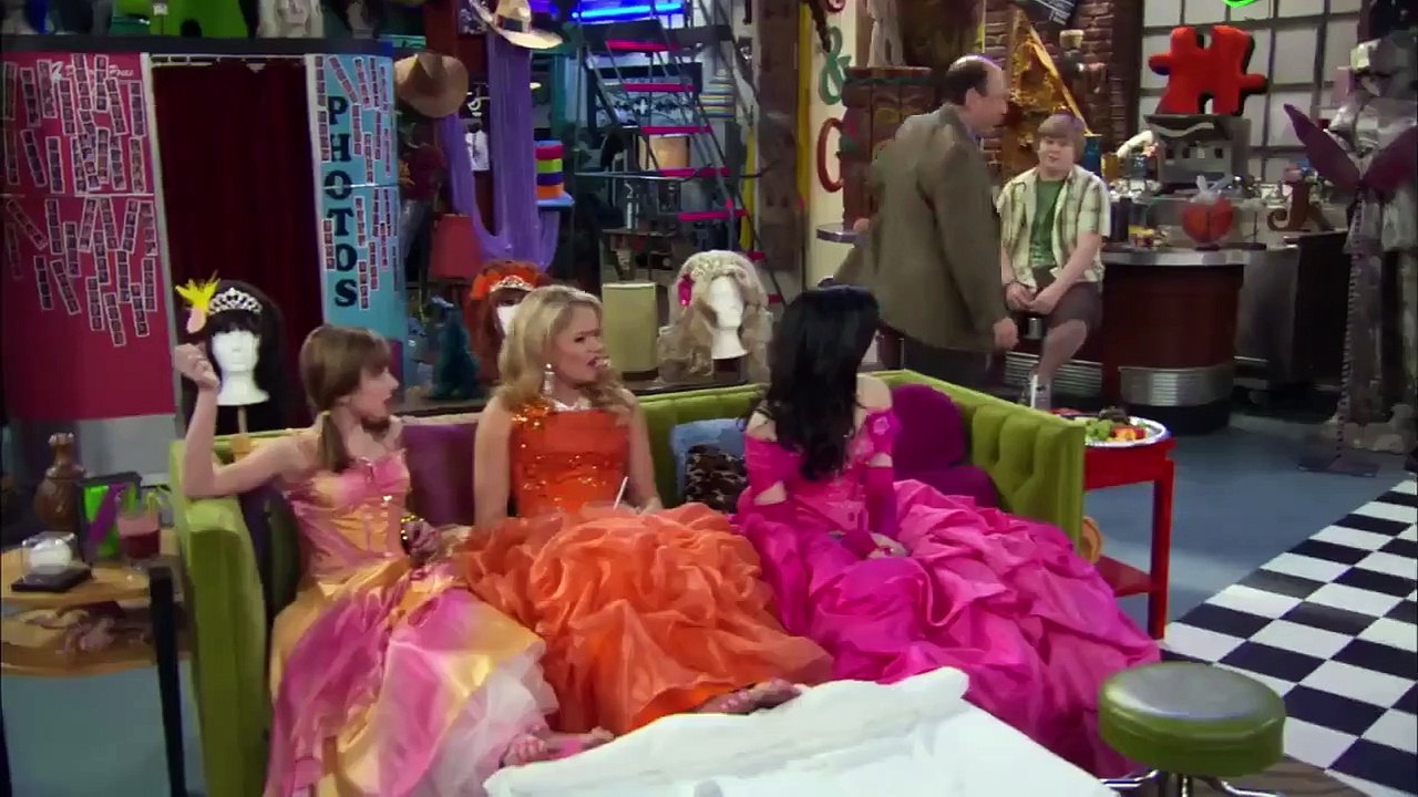 Sonny With A Chance - Se2 - Ep05 - High School Miserable HD Watch