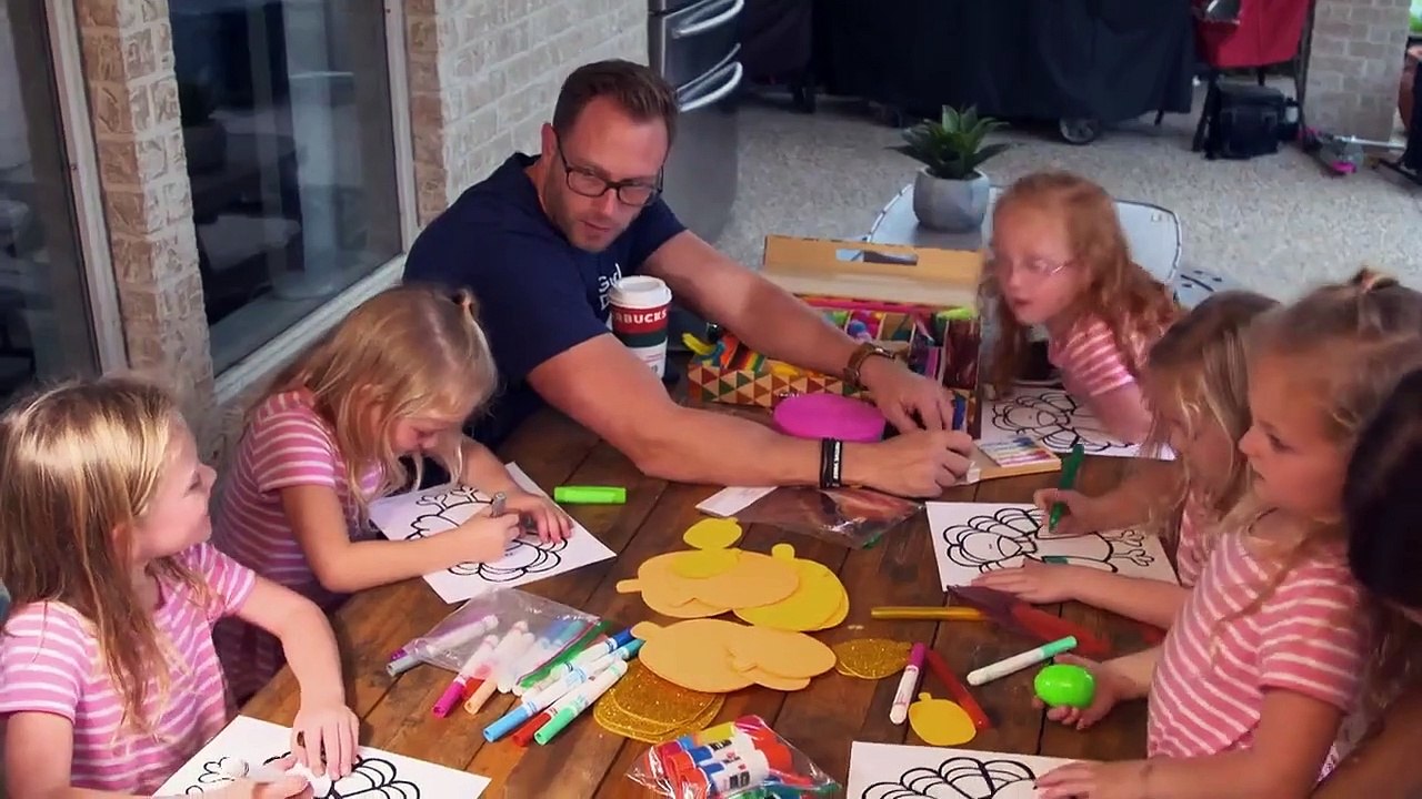 OutDaughtered - Se8 - Ep07 - Nacho-typical Thanksgiving HD Watch