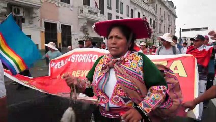 Pérou: manifestation à Lima, le Congrès rejette la proposition d'élections anticipées