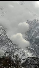 HAKKARİ'DE ÇIĞ DÜŞMESİ KAMERADA
