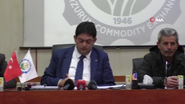 ETB'den süt üreticilerine müjdeUSK süt fiyatı belirleyene kadar Erzurum'da çiğ sütün litre fiyatı 10.25 TL olarak belirlendiETB Başkanı Hakan Oral: ...