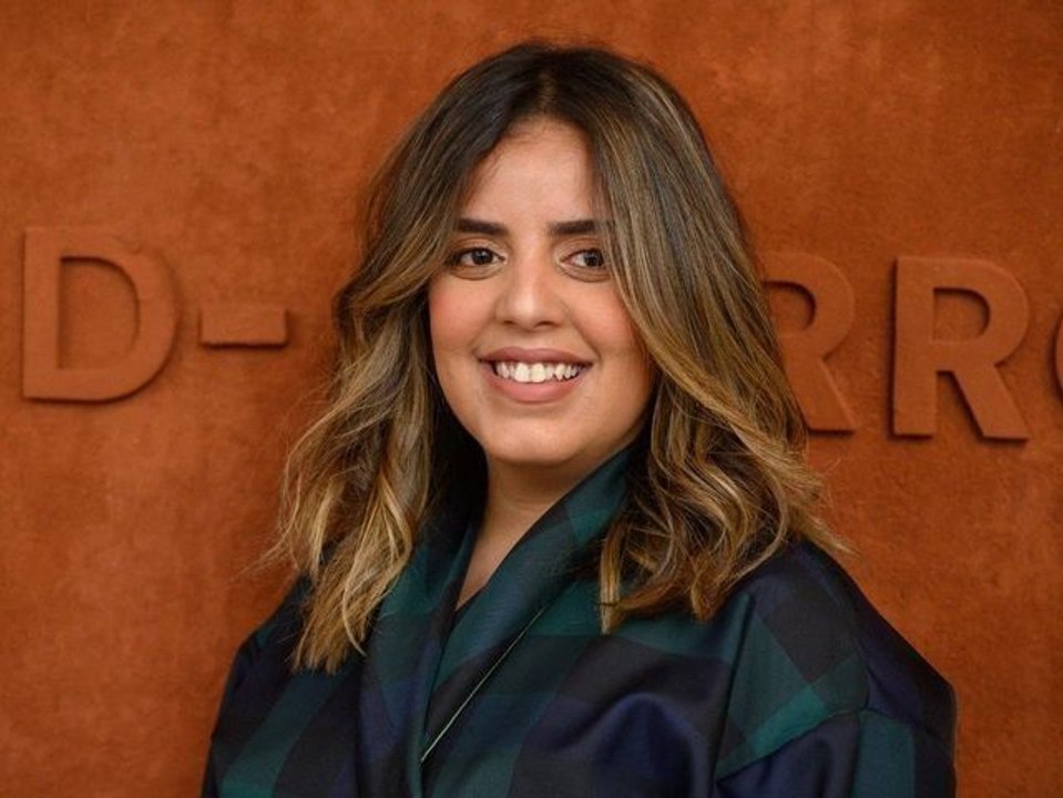 "Je ne suis plus capable de marcher toute seule" : Inès Reg "en fauteuil roulant", l’humoriste annonce une très mauvaise nouvelle !