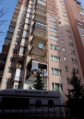 5'İNCİ KAT PENCERESİNDEN DÜŞEN MİRAÇ BEBEK AĞIR YARALI