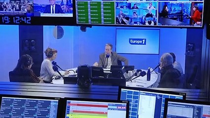 «Un grand joueur et un grand homme», Deschamps réagit à la retraite internationale de Varane