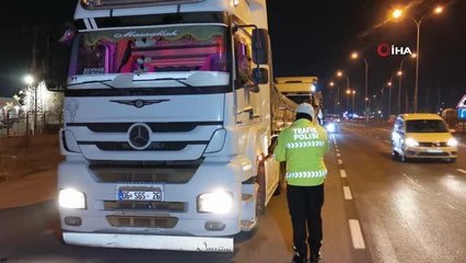 Eksi 9 dereceyi gören Aksaray'da buzlanmaya karşı denetimli uyarı