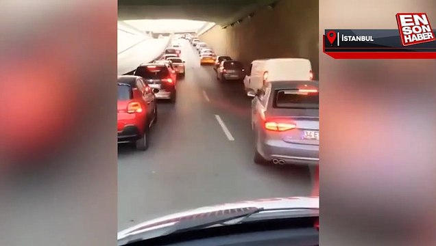 İstanbul'da sürücüler, ambulansa fermuar sistemiyle yol verdi