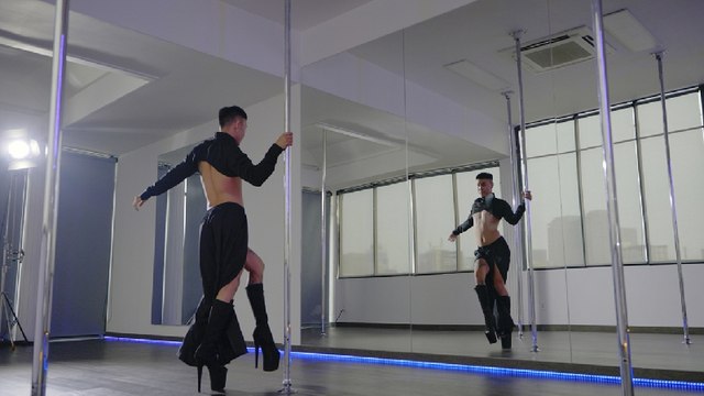 Vietnam's Pole Dancing Merman Quan Bui | Micro Docs