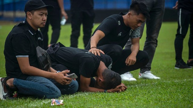 Indonesian Police Fire Tear Gas Inside Stadium, Killing 125 | Reports