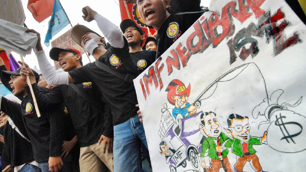 Is Asia Heading to Another Financial Crisis? | Explains