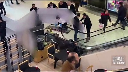 AVM'de yürüyen merdiven dehşeti: Görüntüler ortaya çıktı