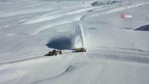 Süphan Dağı eteklerinde zorlu kar mesaisi