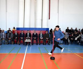 OSMANİYE'DE YETENEKLİ SPORCULARA MALZEME DAĞITILDI