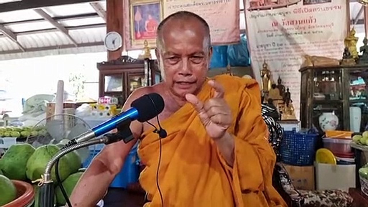 "พระพยอม" ขอบิณฑบาตชีวิต แบม-ตะวัน แนะเปลี่ยนวิธีสู้เพื่ออยู่ดูความสำเร็จ