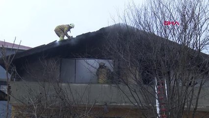 İSTANBUL-ÇEKMEKÖY'DE İK KATLI BİNANIN İKİNCİ KATINDA YANGIN