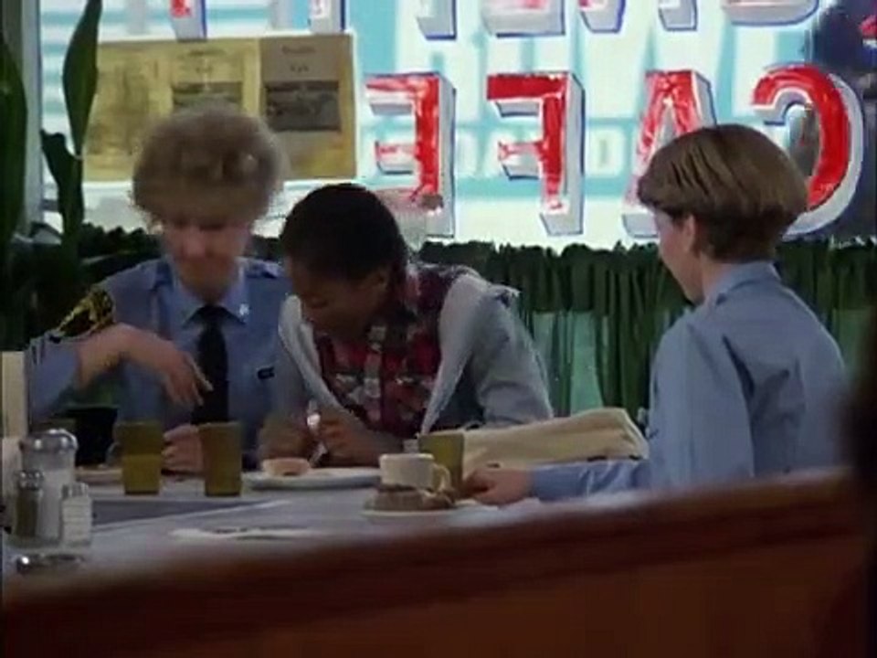 Hill Street Blues - Se6 - Ep19 - Jagga the Hunk HD Watch