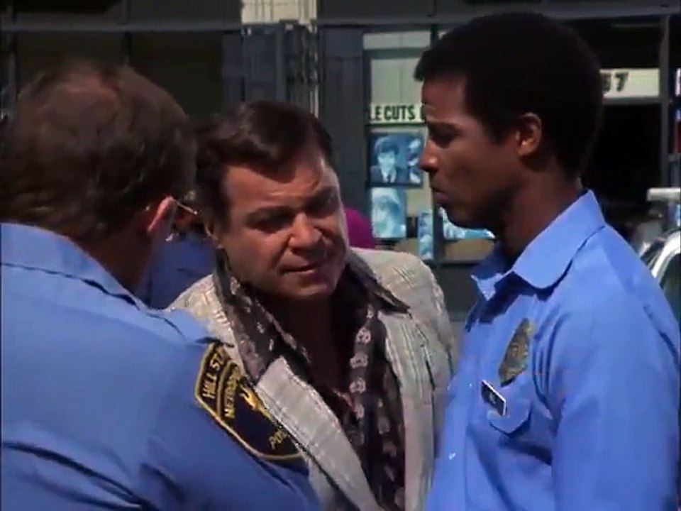 Hill Street Blues - Se7 - Ep08 - Falling from Grace HD Watch