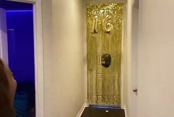 Sweet 16 Anniversaire Surprise - Buzz Buddy