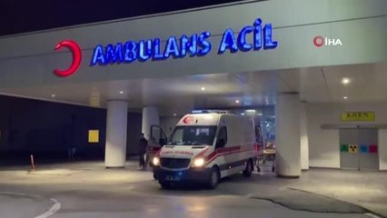 Hafif ticari araçla çarpışan motosikletli hayatını kaybetti