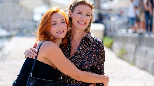 VOICI : Alexandra Lamy défend fermement sa fille Chloé Jouannet, accusée d'être pistonnée