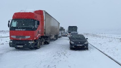 DİYARBAKIR-ŞANLIURFA KARA YOLUNDA AKSAMALAR YAŞANIYOR