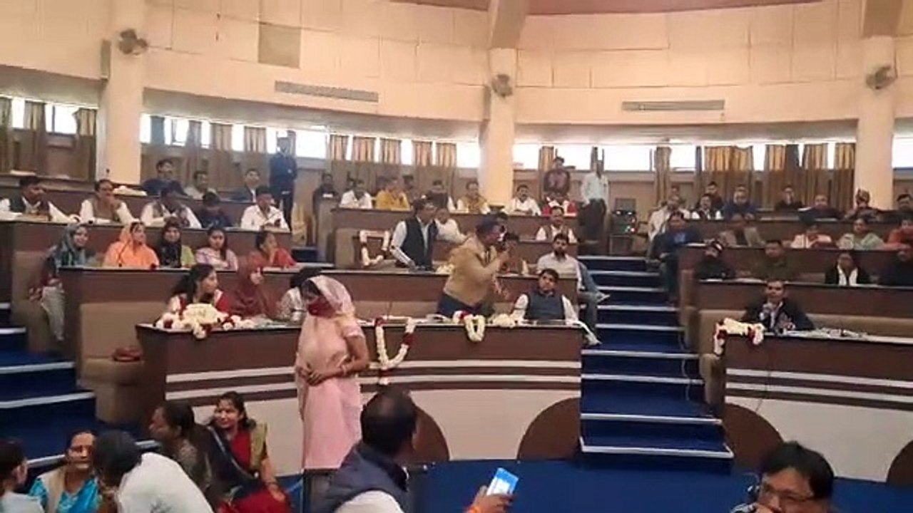हंगामे के बीच बिना चर्चा के 605 करोड़ का बजट पा...