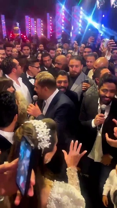 Amr diab, Tamer Hosny عمرو دياب ، تامر حسني اغنيه يا انا يا لأ من فرح احمد عصام