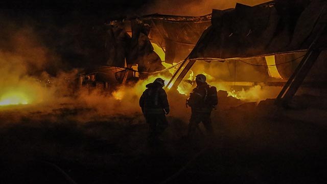 Çatalca'da plastik boru fabrikasında yangın