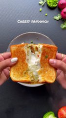 Follow for more quick _ easy recipes☺️----_Cheesy egg sandwich recipe--_Do try it and save for later☺️❤️_._Ingredients for cheesy egg sandwich recipe__Egg 2_Onion 1 medium size _Tomato 1 small size _Coriander _Green chilli 1 _Gar(