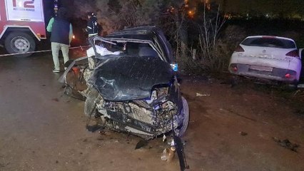 OTOMOBİL İLE CİP KAFA KAFAYA ÇARPIŞTI 6 YARALI