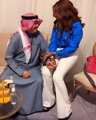 لقاء حميمي ومزاح عفوي بين وعد وعلي عبد الكريم