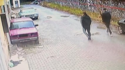 ÇEKMEKÖY'DE EV VE İŞ YERİNİ BÖYLE KURŞUNLADILAR