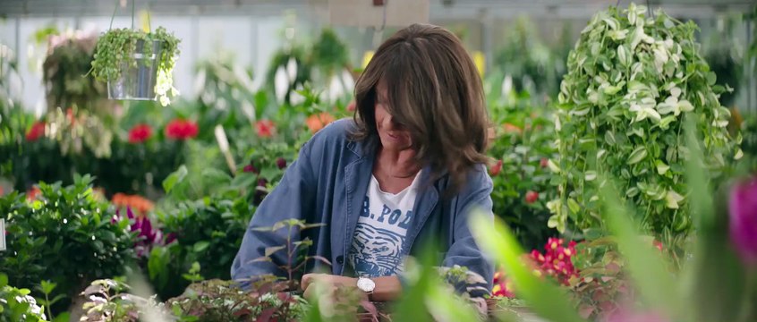 DE PLUS BELLE - Bande-annonce officielle - Florence Foresti - Mathieu Kassovitz (2017)