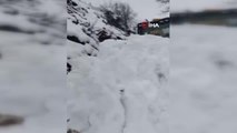 Siirt'te kar yağışı nedeniyle kapanan gurup köy yolları ulaşıma açıldı