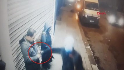 Başakşehir'de motosikletli kapkaççılar telefonu böyle çaldı