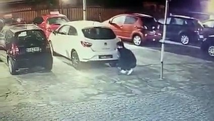 Homem 'apanhado' a roubar farolins em stand automóvel de Barcelos