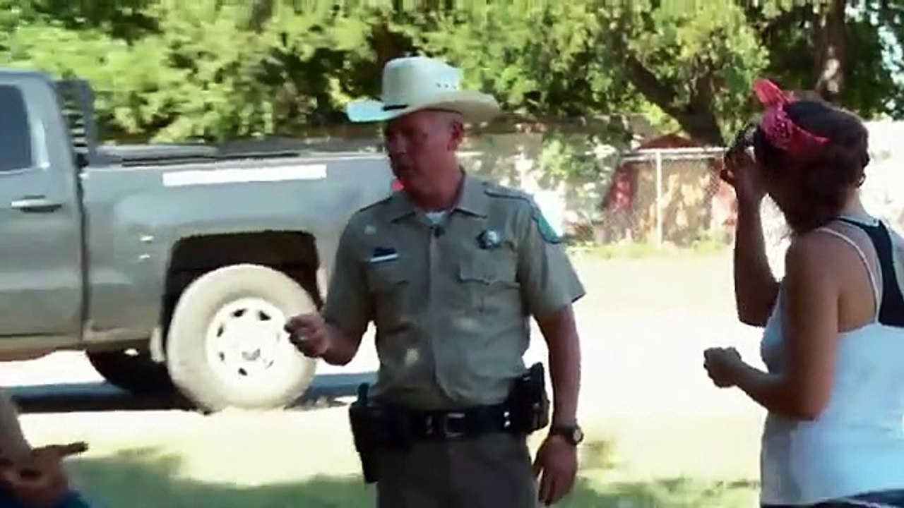 Lone Star Law - Se6 - Ep01 - Small Town Trouble HD Watch